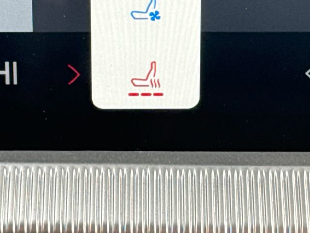 Used 2025 Ford Explorer ST AWD/4WD image 34