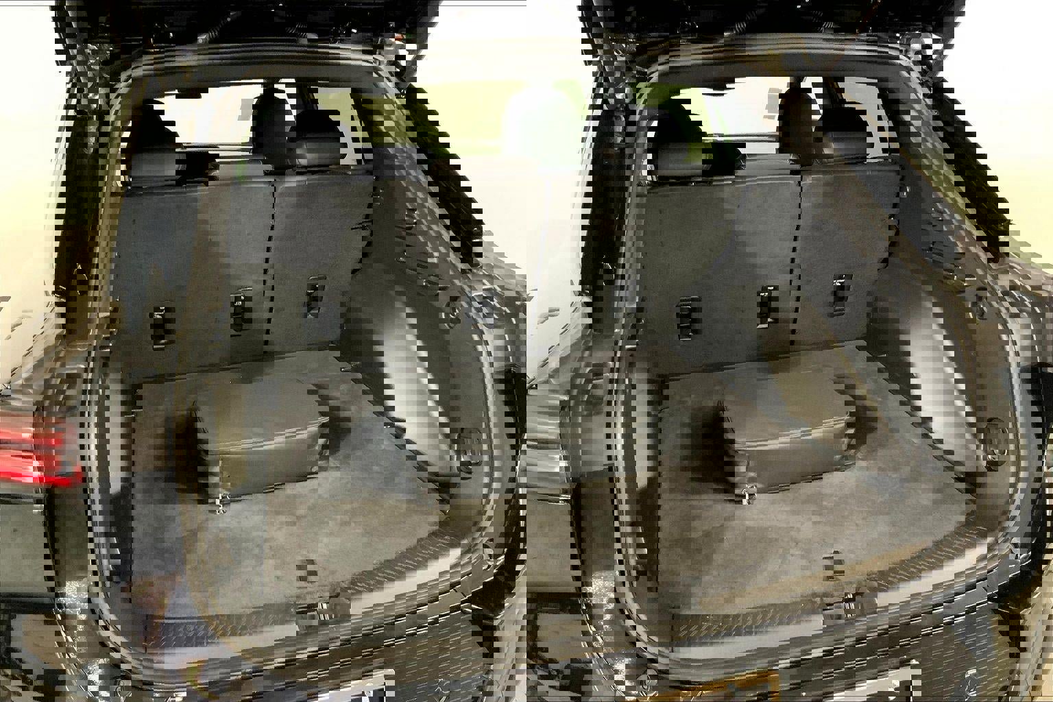 Used 2025 Chevrolet Equinox EV LT image 4