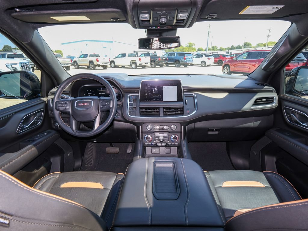 Used 2023 GMC Yukon XL AT4 w/ AT4 Premium Plus Package AWD/4WD image 17