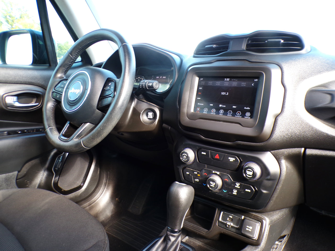 Used 2020 Jeep Renegade Altitude image 23