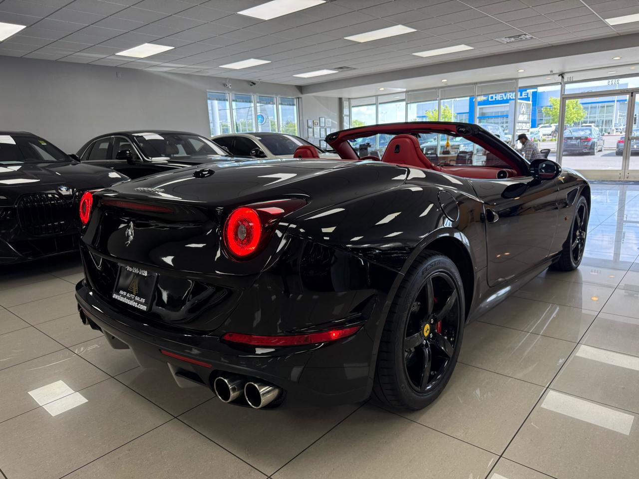 Used 2015 Ferrari California T RWD image 5