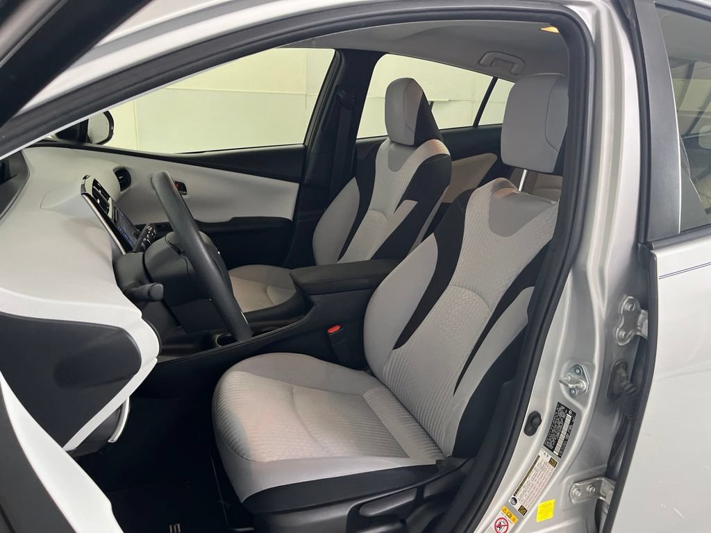 Used 2017 Toyota Prius Two w/ Prius Two Safety Plus Package FWD image 19