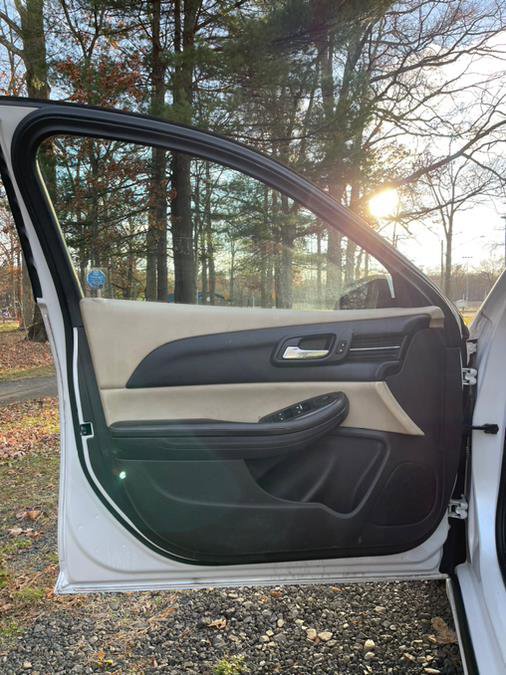 Used 2016 Chevrolet Malibu LT image 21