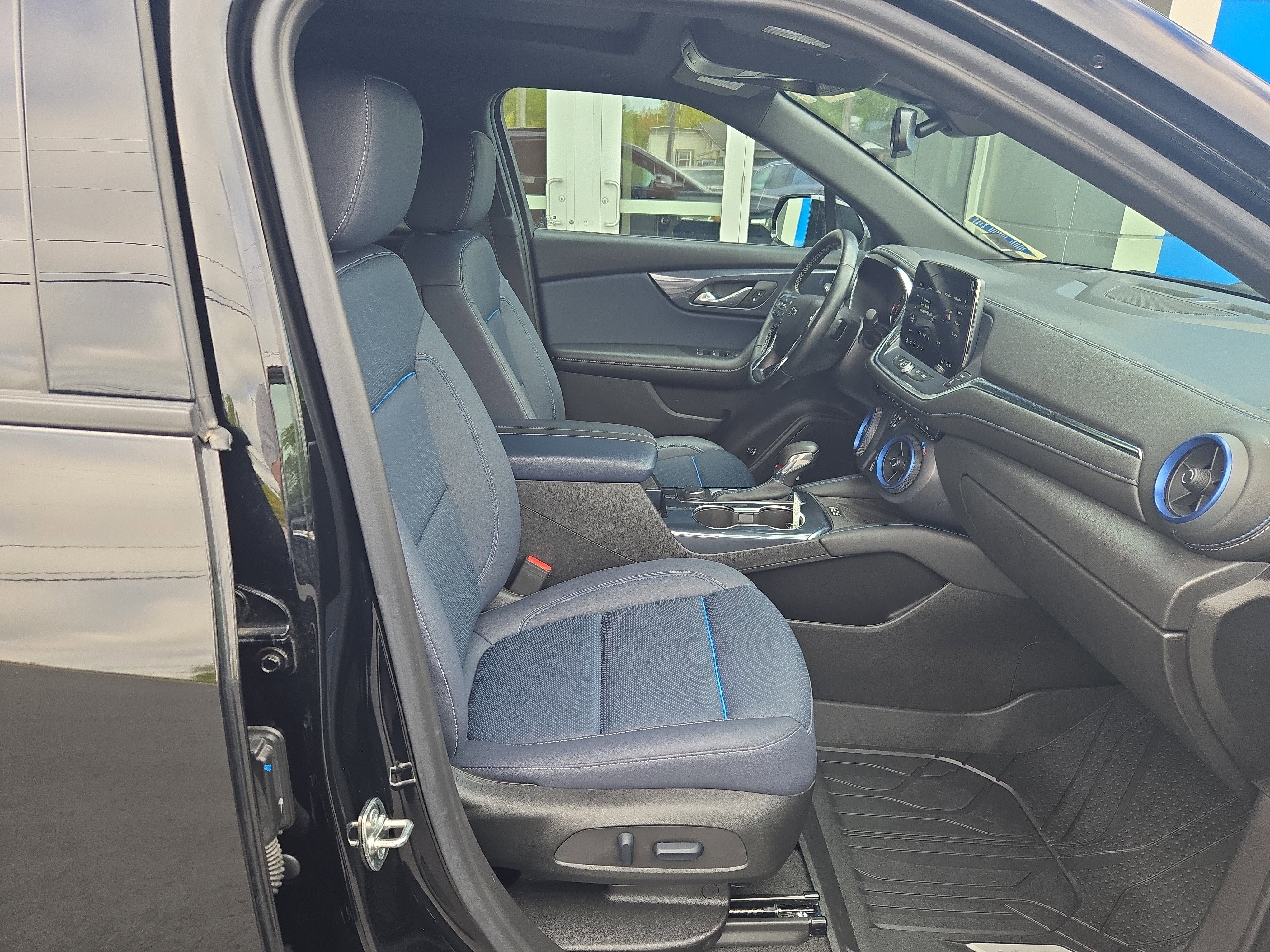Certified 2024 Chevrolet Blazer RS w/ LPO, Floor Liner Package image 18