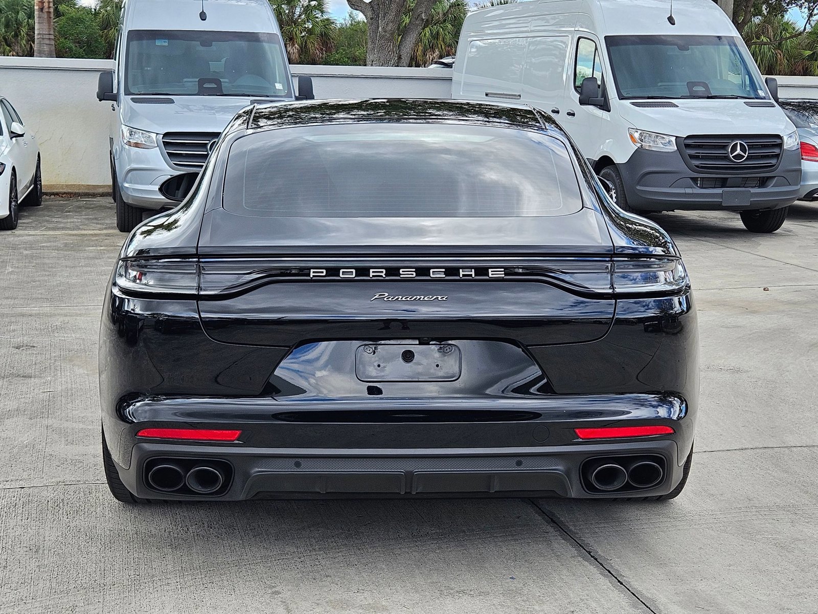 Used 2023 Porsche Panamera Platinum Edition image 11