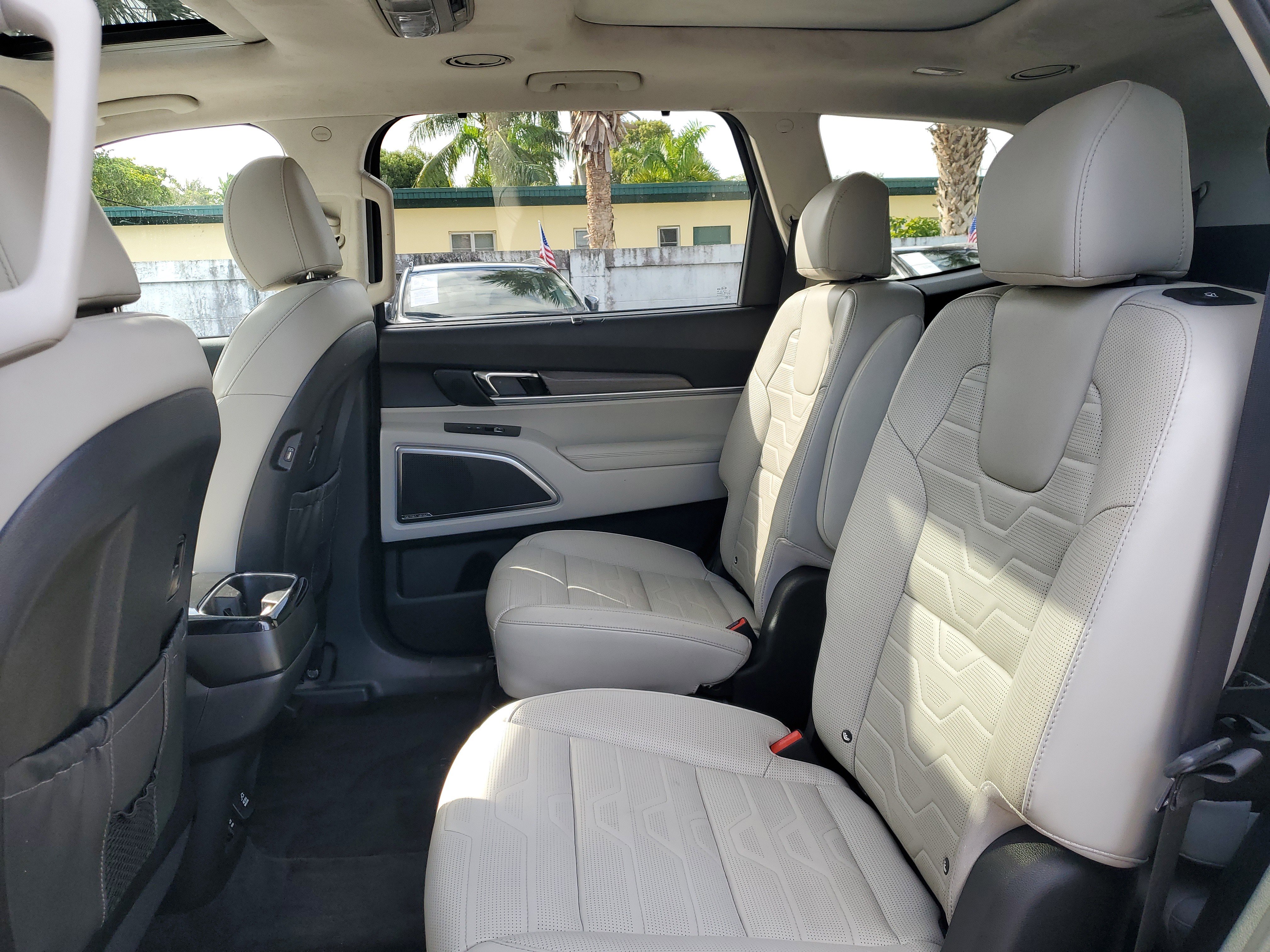 Used 2021 Kia Telluride SX w/ SX Prestige Package image 14