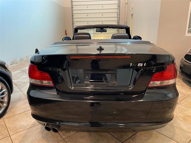Used 2009 BMW 128i Convertible image 6
