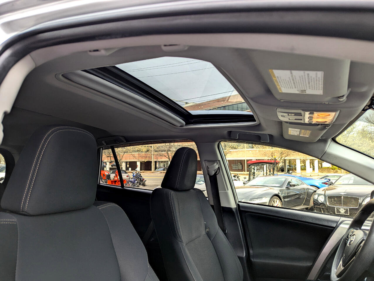 Used 2015 Toyota RAV4 XLE image 35