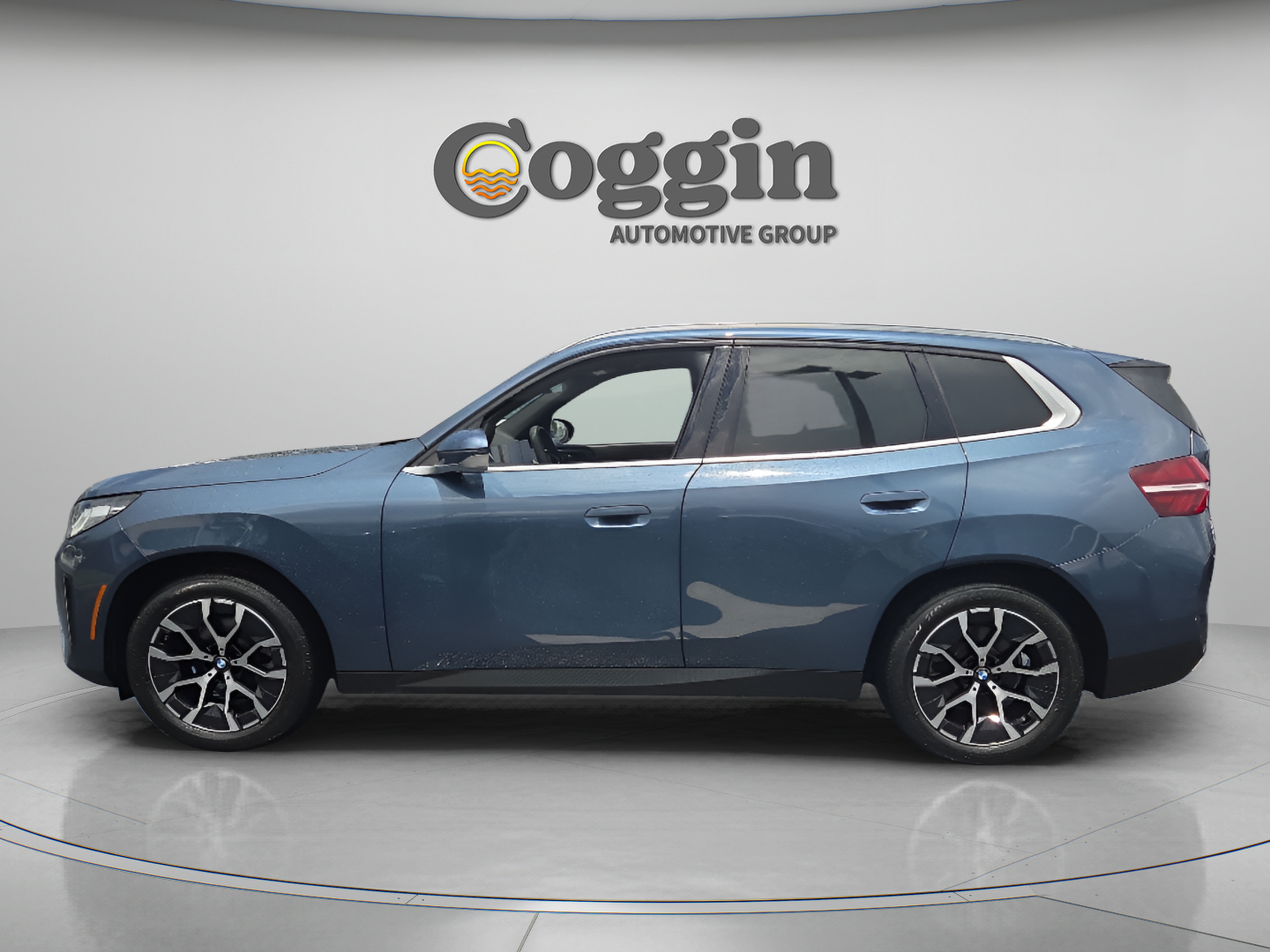 Certified 2025 BMW X3 xDrive30i w/ Convenience Package AWD/4WD image 2