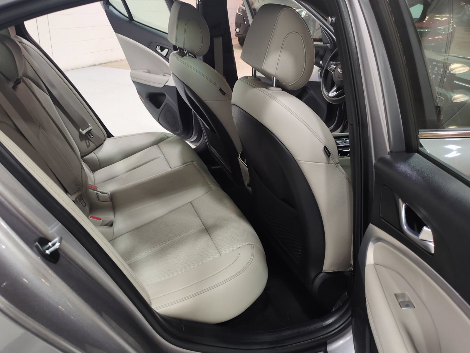 Certified 2023 Genesis G70 2.0T AWD/4WD image 11