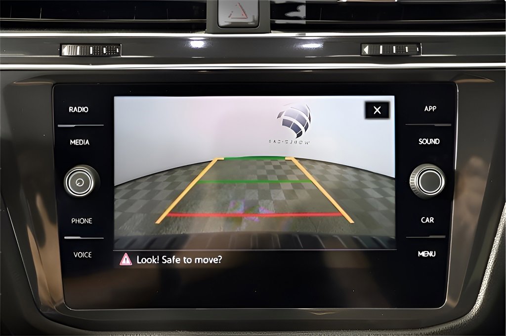 Used 2023 Volkswagen Tiguan SE R-Line image 38