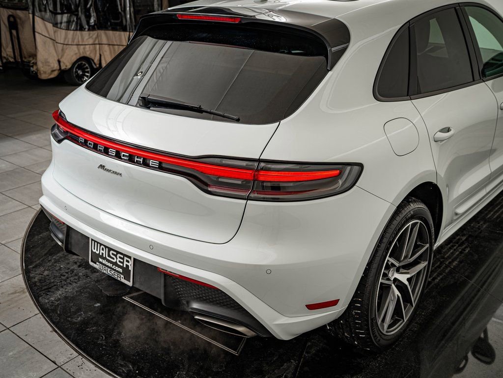 Certified 2025 Porsche Macan image 22