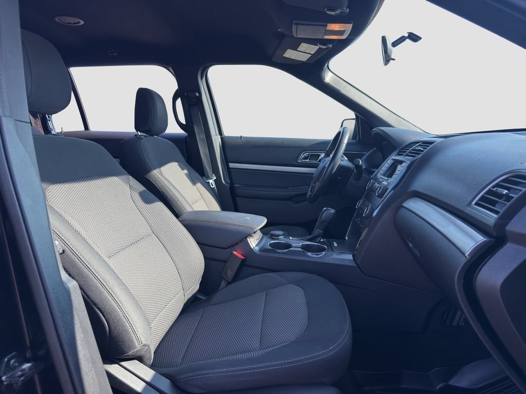 Used 2018 Ford Explorer XLT AWD/4WD image 17