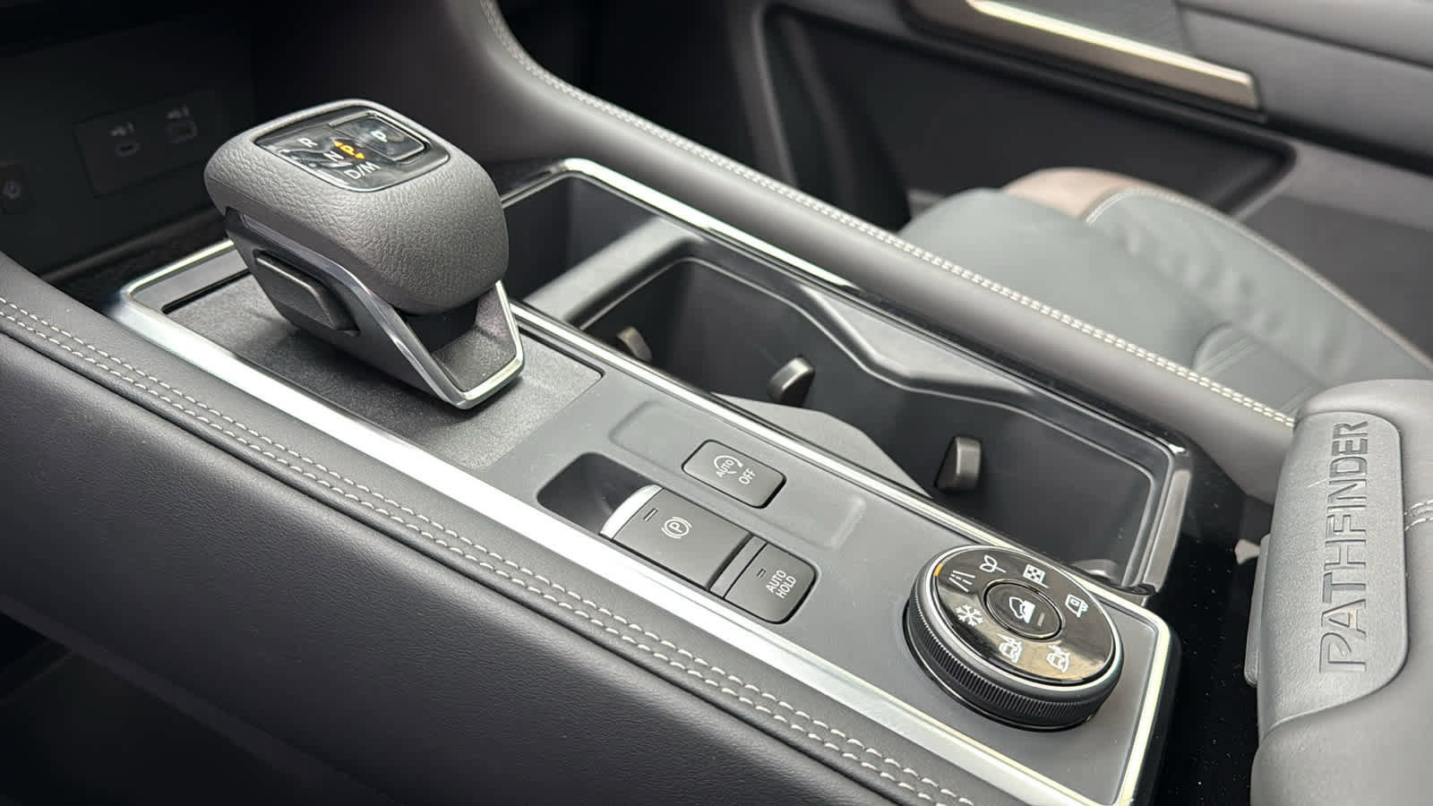 New 2025 Nissan Pathfinder Platinum w/ Cargo Package image 28