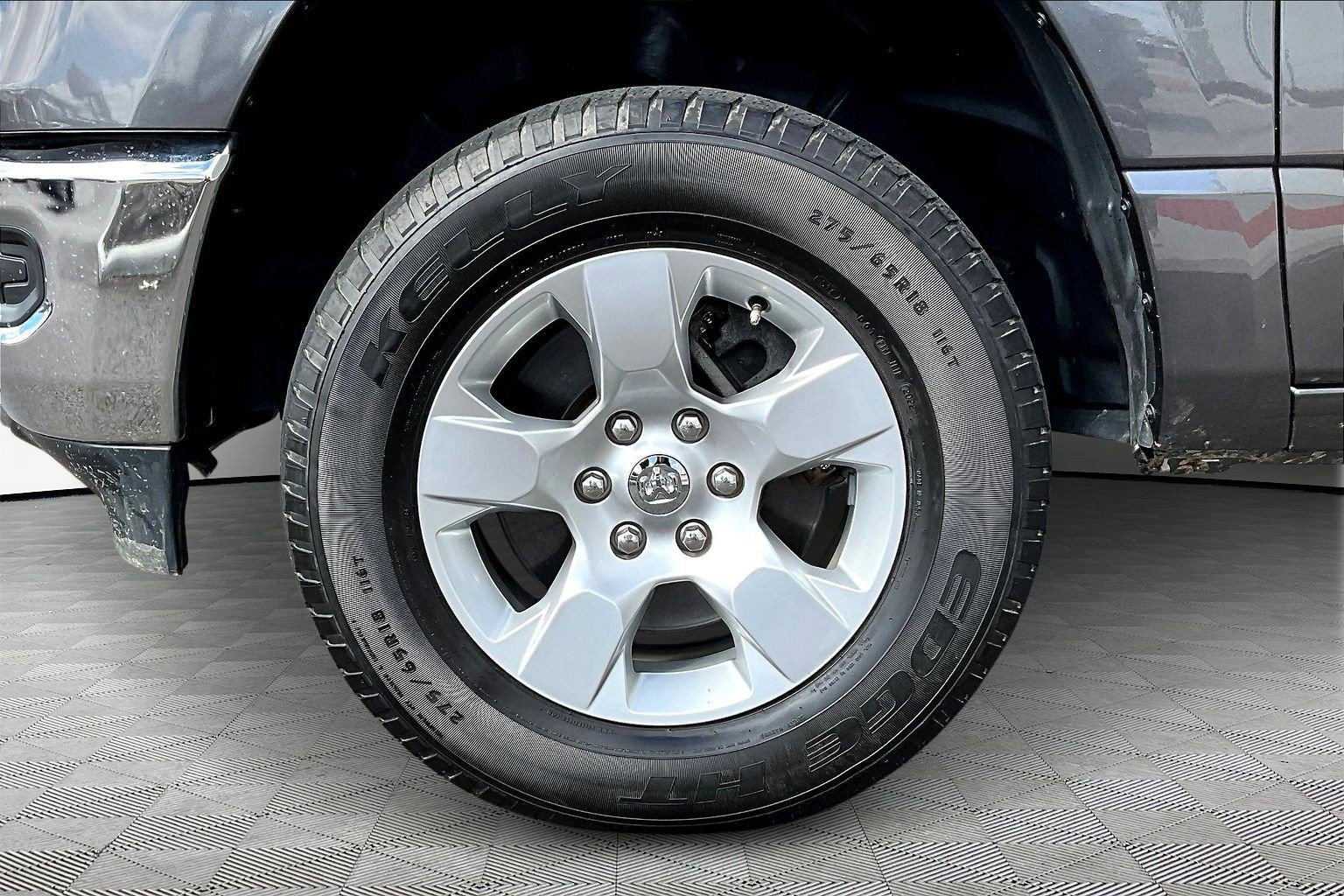 Used 2019 RAM 1500 Big Horn AWD/4WD image 32