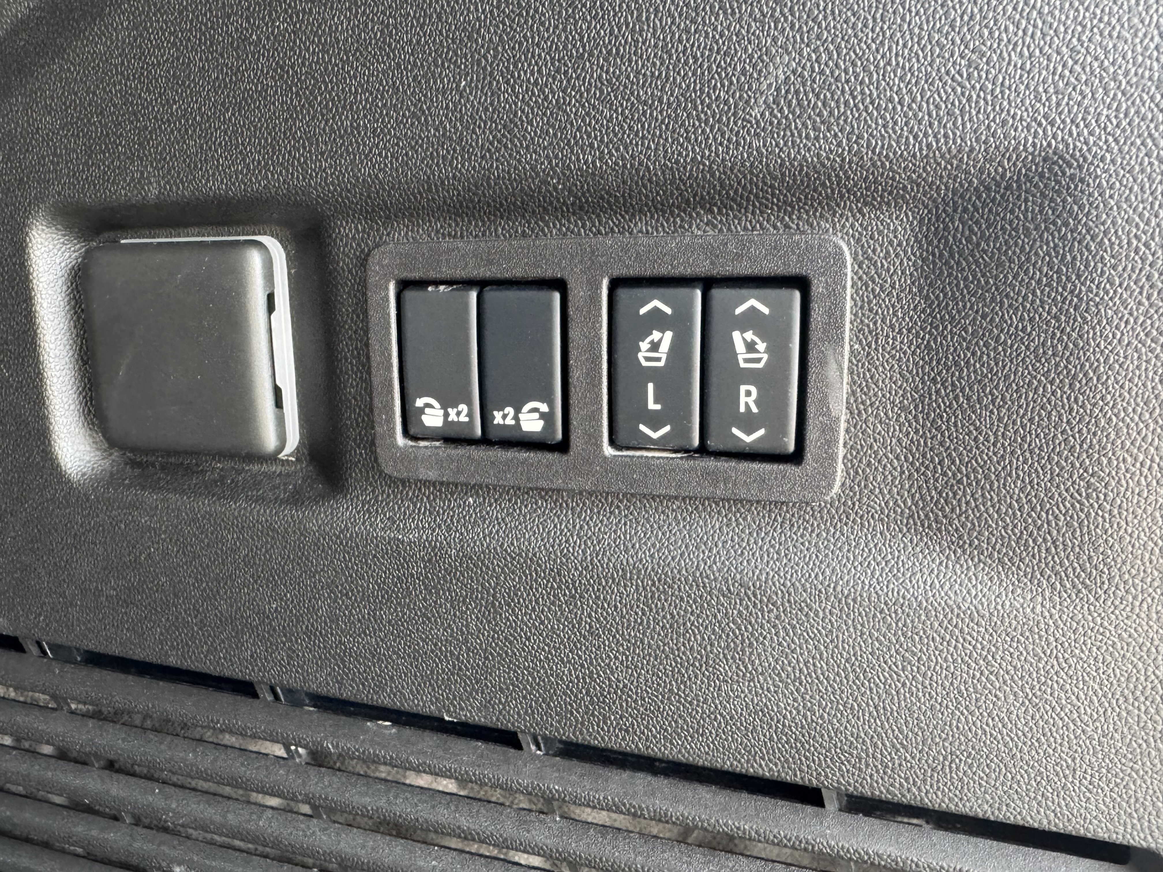 Used 2024 Chevrolet Tahoe RST w/ Luxury Package AWD/4WD image 6