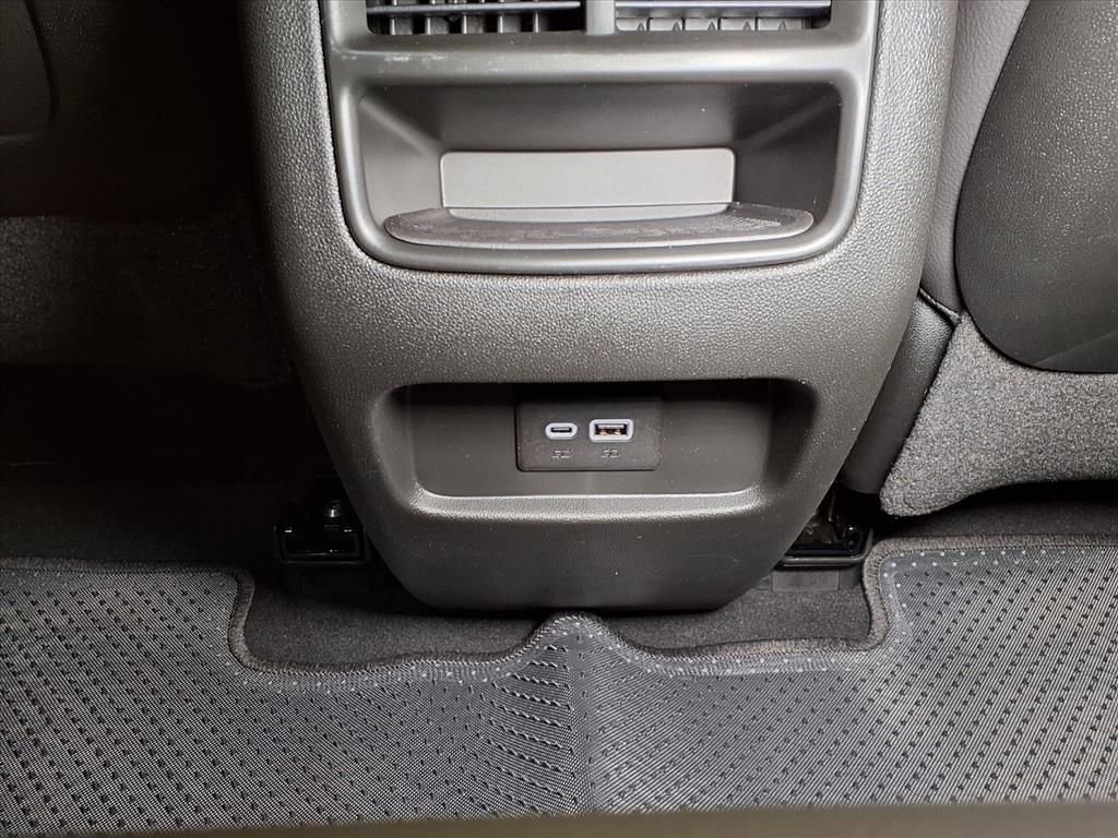 New 2026 Cadillac XT5 Luxury image 11