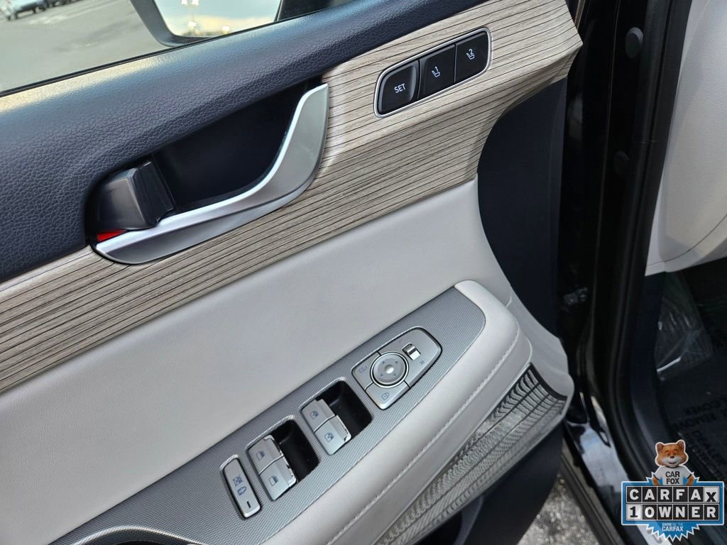 Used 2021 Hyundai Palisade Limited image 25