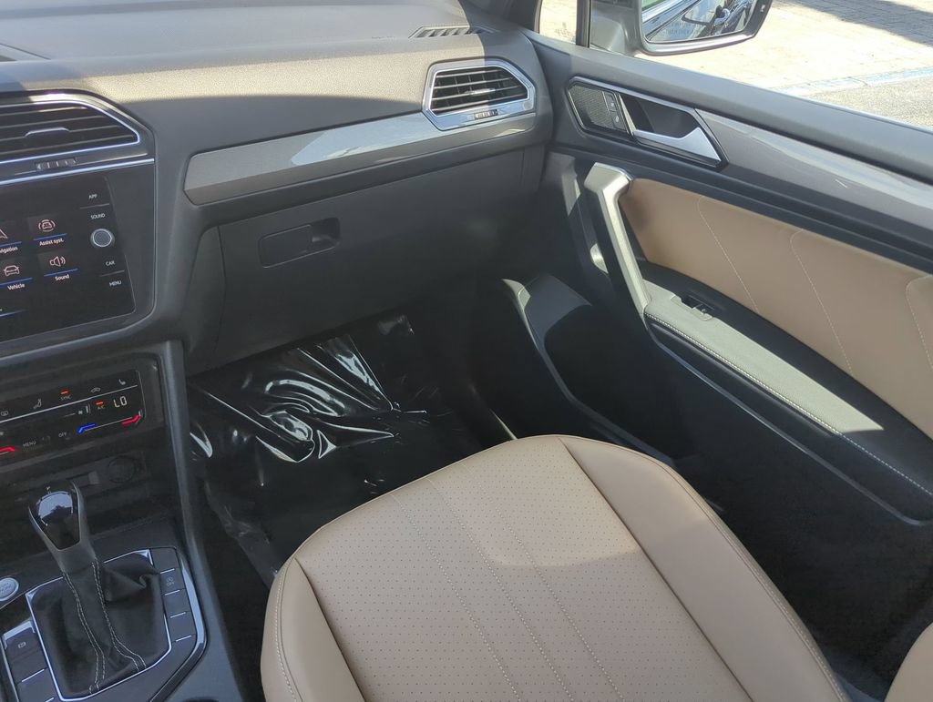 Used 2024 Volkswagen Tiguan SE FWD image 15