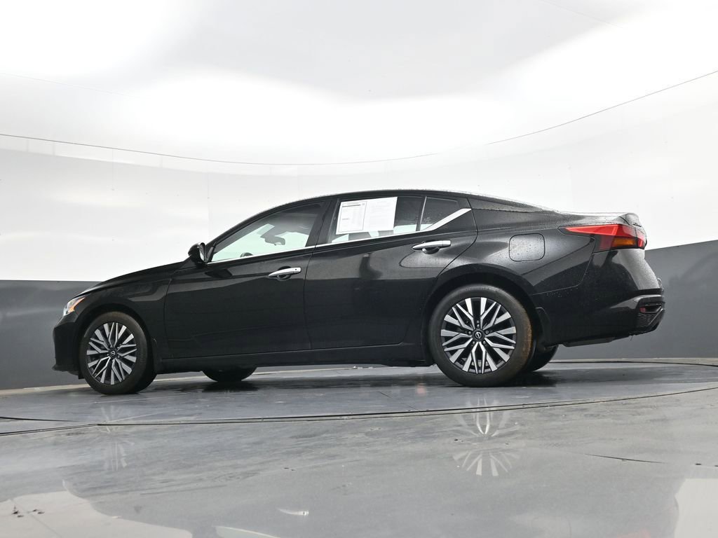 Used 2023 Nissan Altima 2.5 SV FWD image 42
