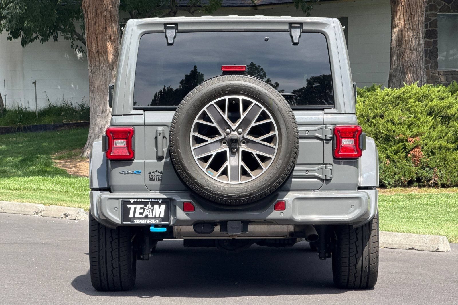 Used 2023 Jeep Wrangler Unlimited Sahara AWD/4WD image 5