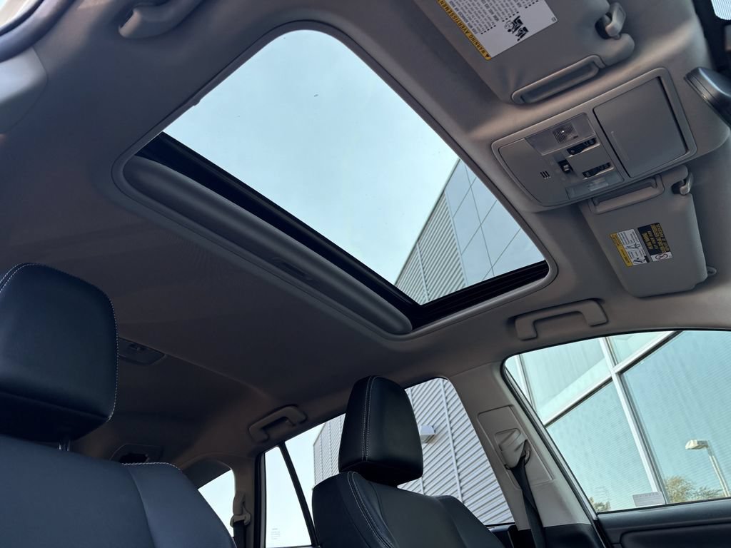 Used 2018 Toyota RAV4 Limited w/ Advanced Technology Package FWD image 23