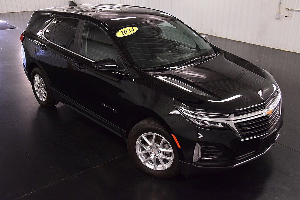 Used 2024 Chevrolet Equinox LT w/ LPO, Floor Liner Package image 11