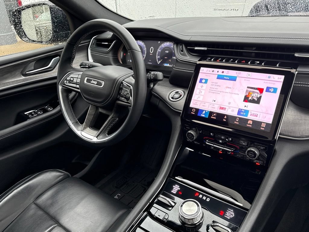 Used 2021 Jeep Grand Cherokee L Overland w/ Luxury Tech Group IV AWD/4WD image 30