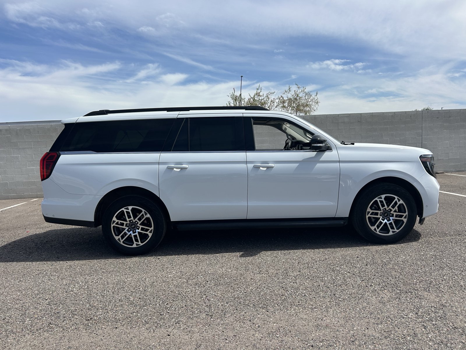 Used 2025 Ford Expedition Max Active AWD/4WD image 6
