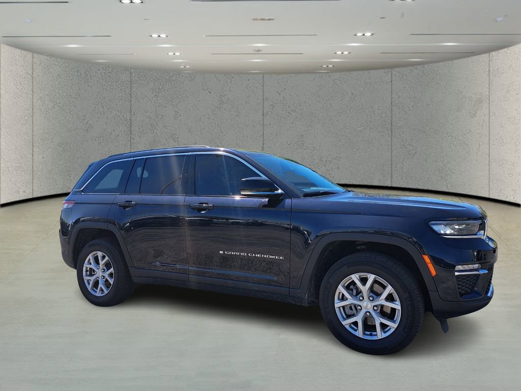 Used 2024 Jeep Grand Cherokee Limited image 2