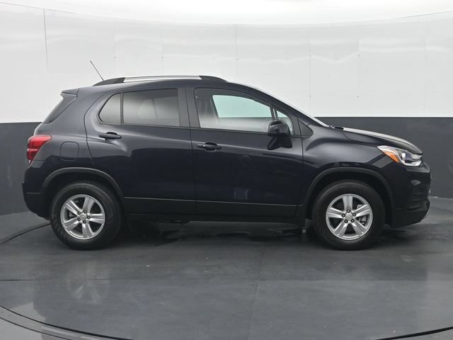 Used 2022 Chevrolet Trax LT w/ LT Convenience Package AWD/4WD image 8