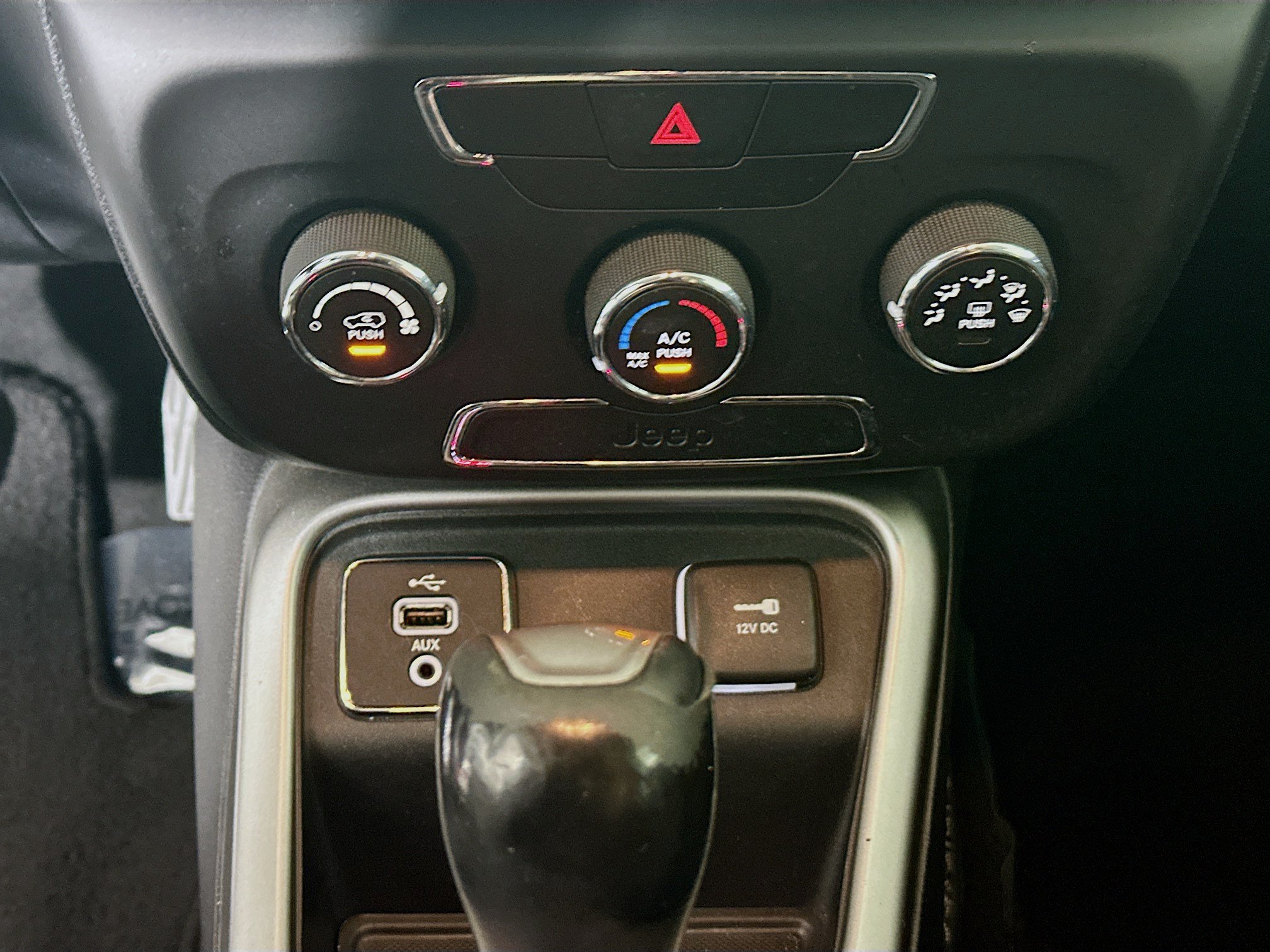 Used 2018 Jeep Compass Latitude FWD image 23