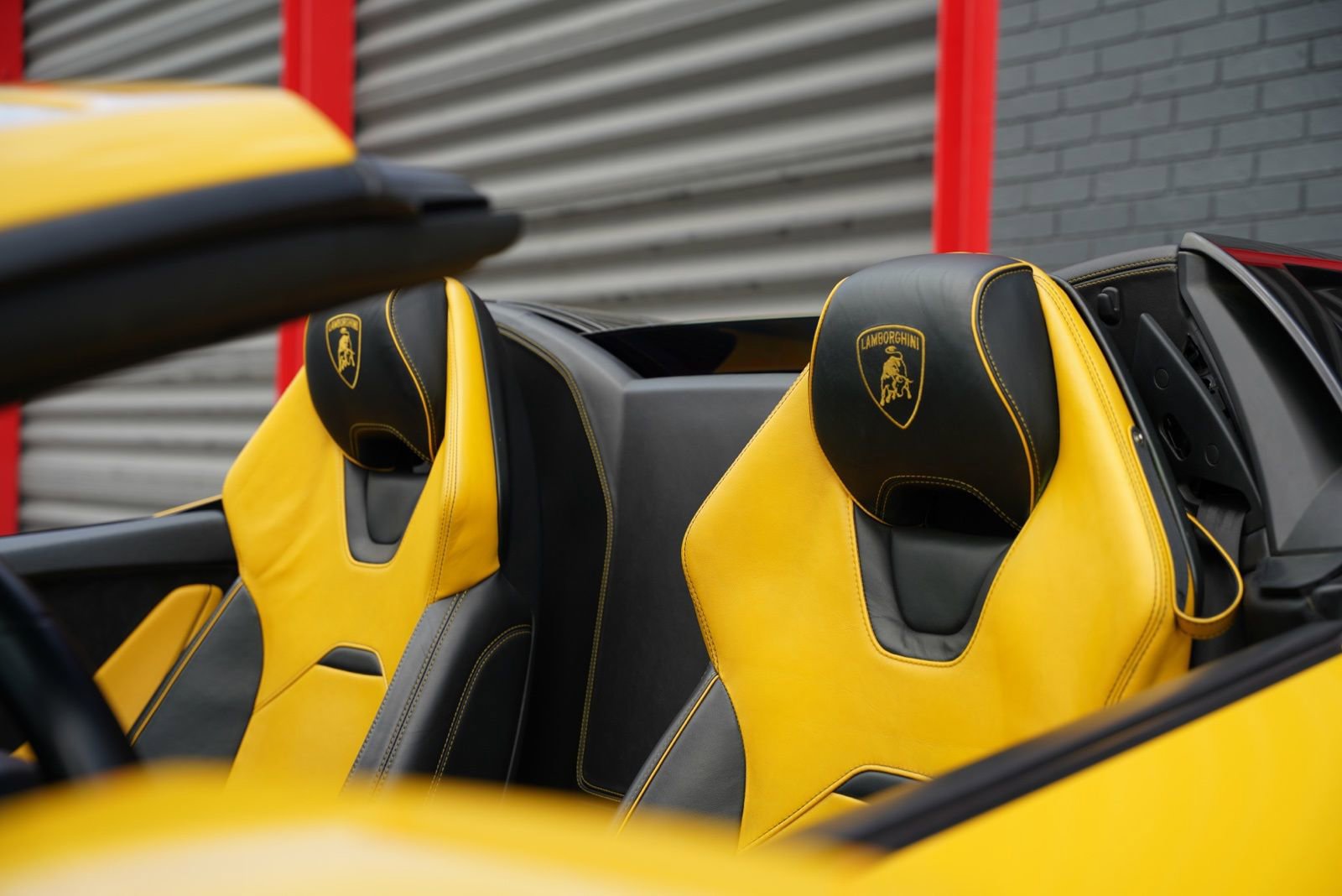 Used 2022 Lamborghini Huracan EVO image 21