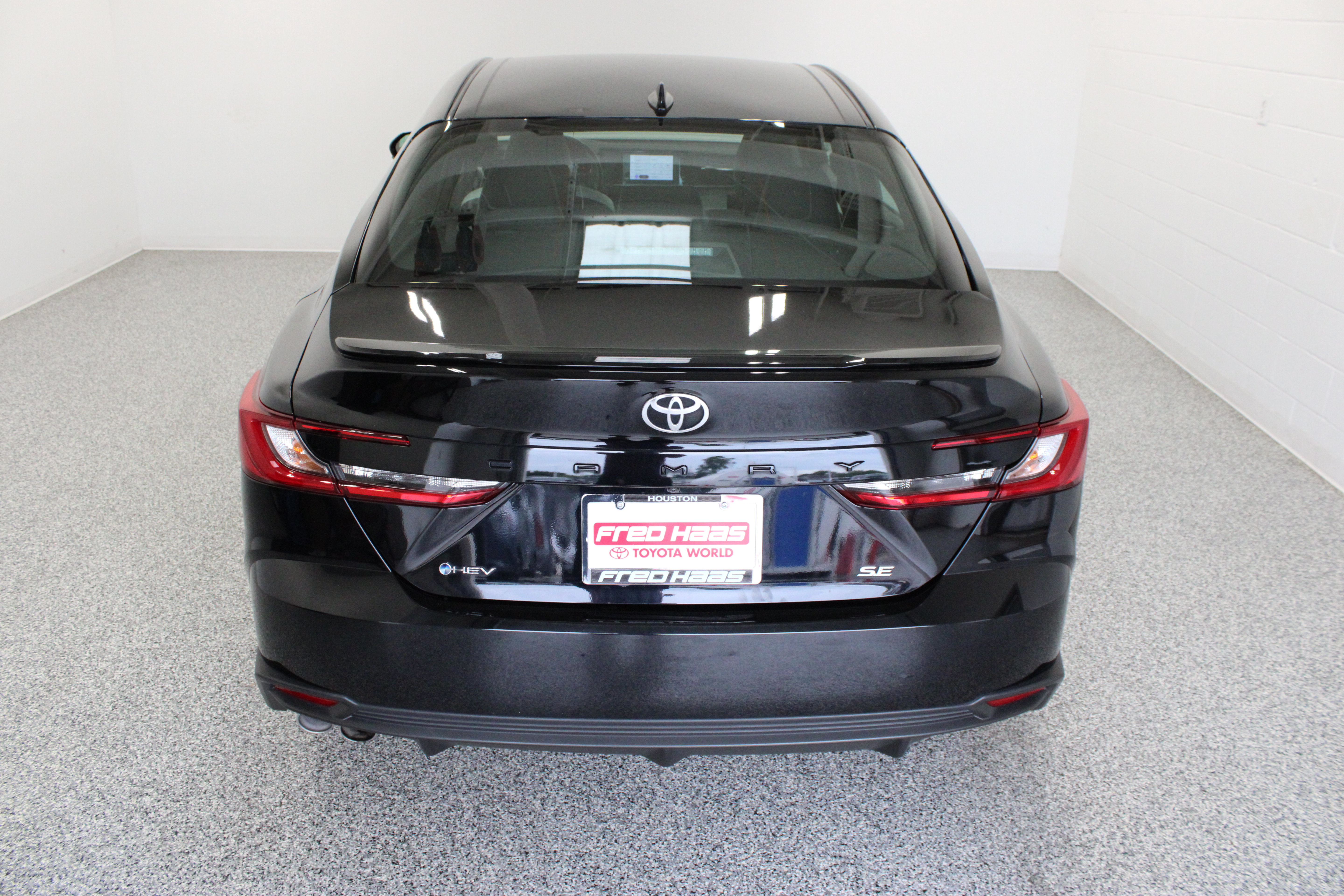 Used 2025 Toyota Camry SE FWD image 8