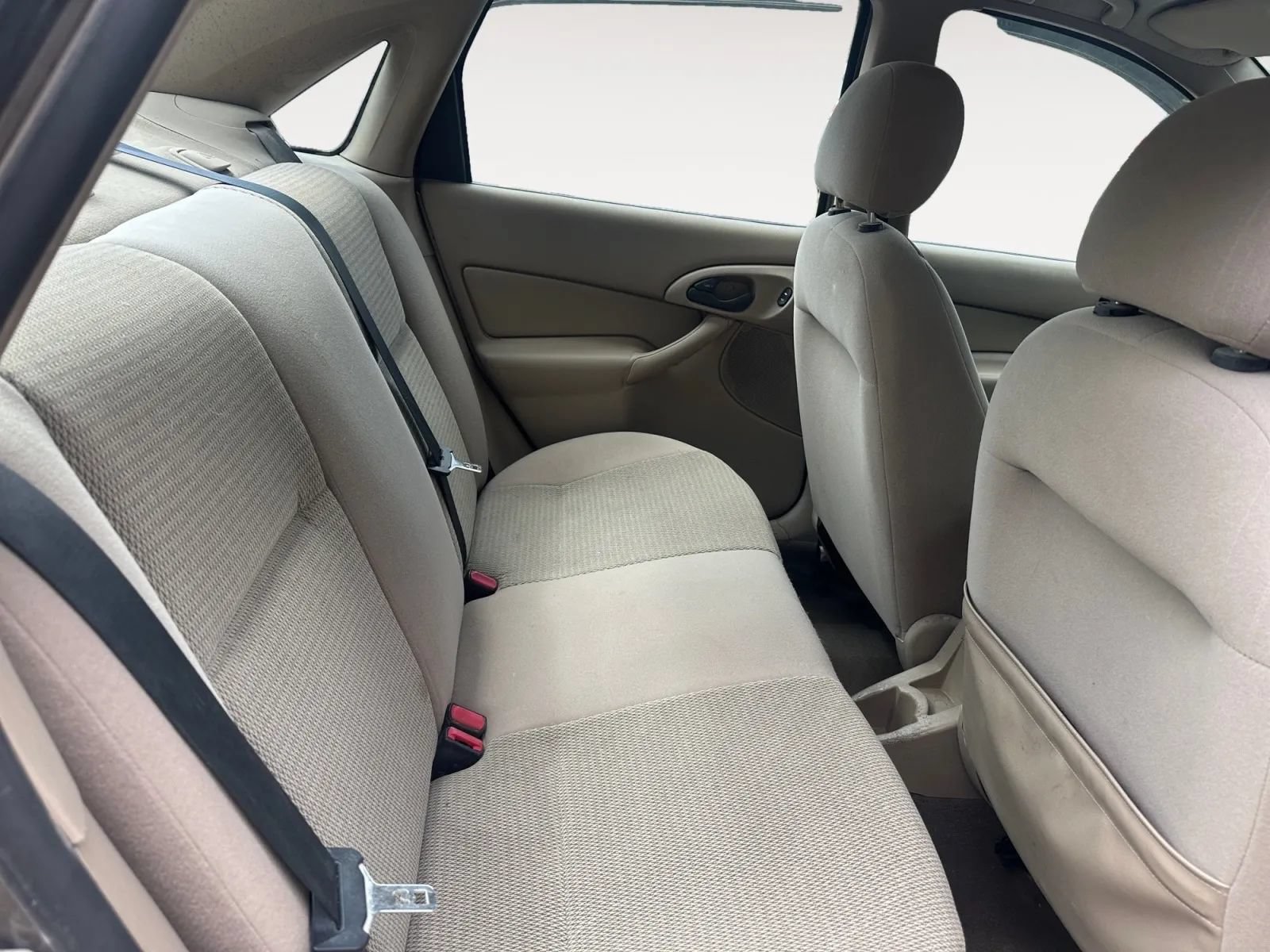 Used 2004 Ford Focus SE FWD image 15
