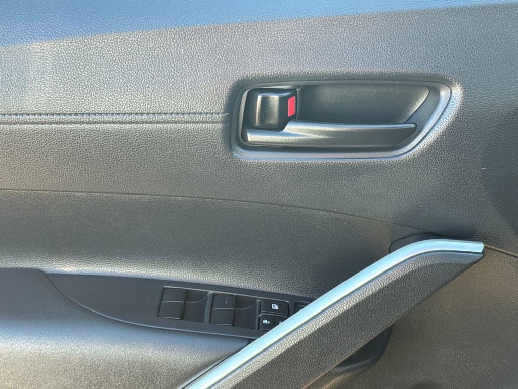 Used 2024 Toyota Corolla Cross LE image 33