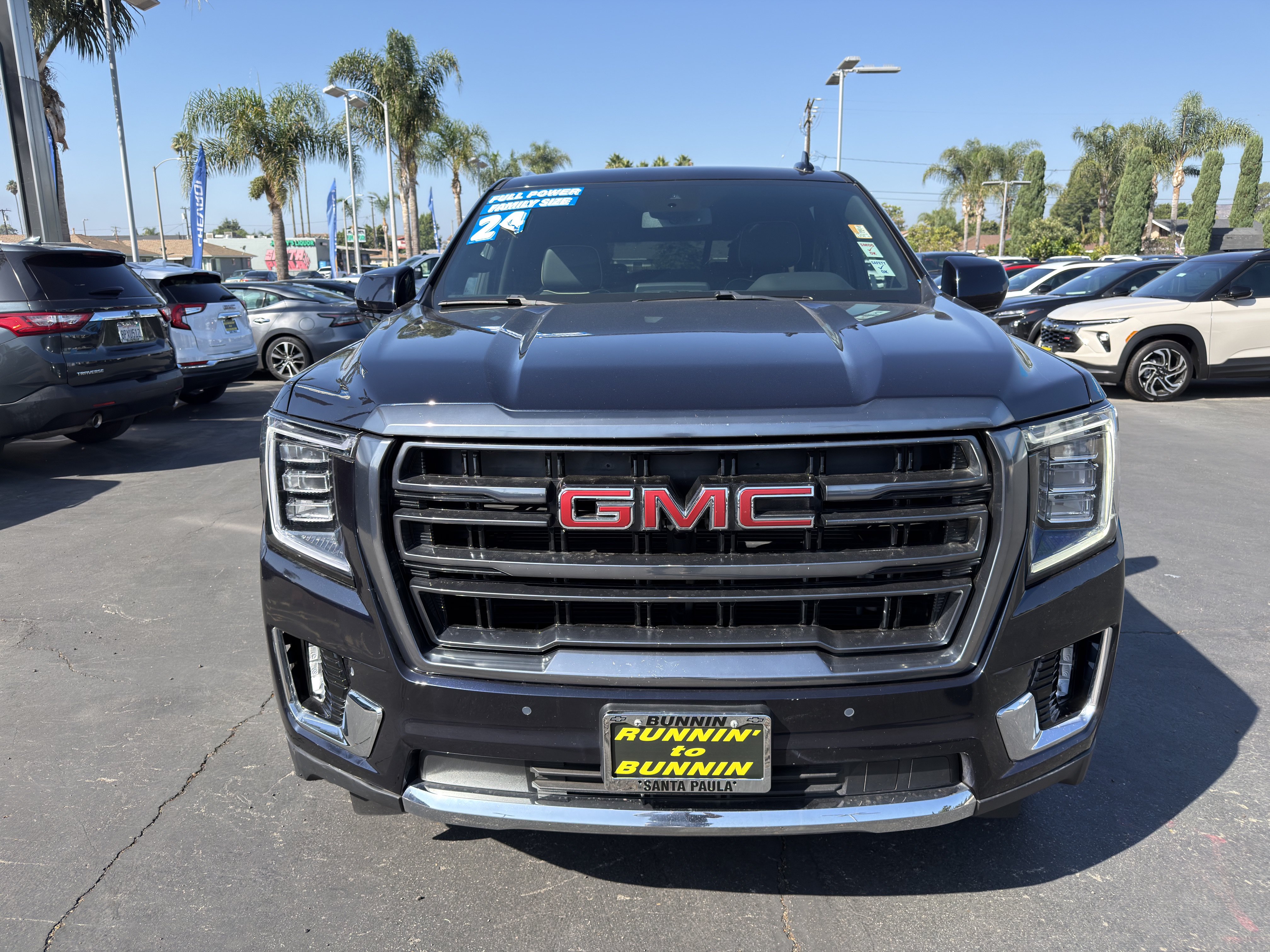 Used 2024 GMC Yukon SLT AWD/4WD image 3