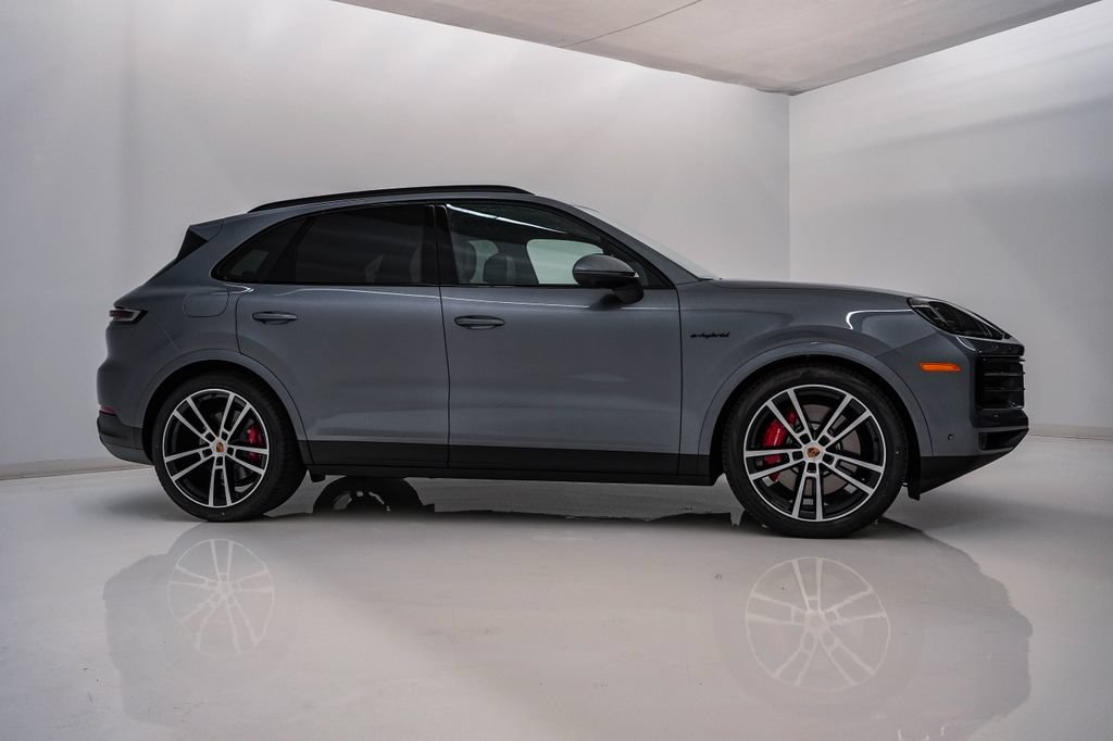 New 2026 Porsche Cayenne S AWD/4WD image 9