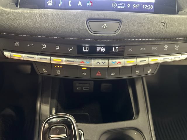 Used 2021 Cadillac XT4 Premium Luxury w/ Sun And Sound Package AWD/4WD image 16
