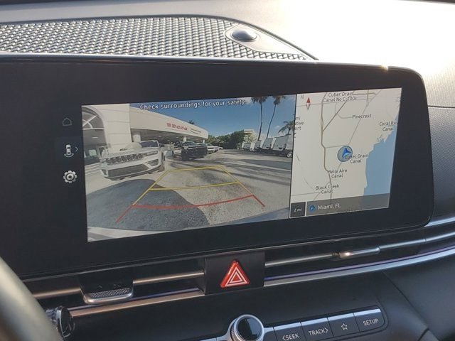 Used 2025 Hyundai Elantra SEL image 24