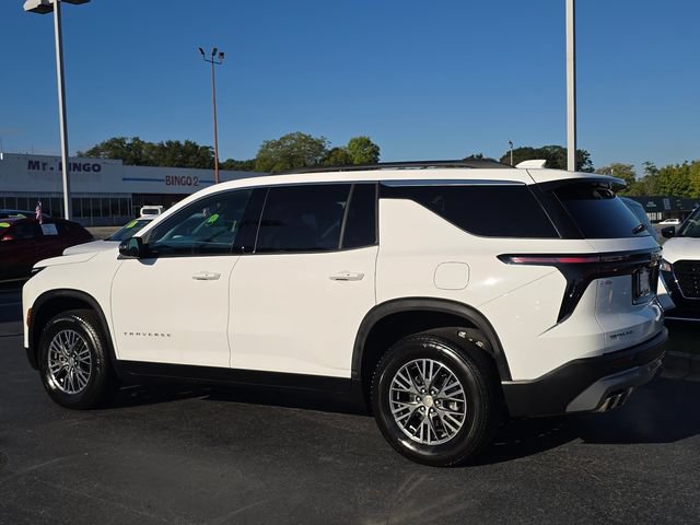 Used 2025 Chevrolet Traverse LT FWD image 5