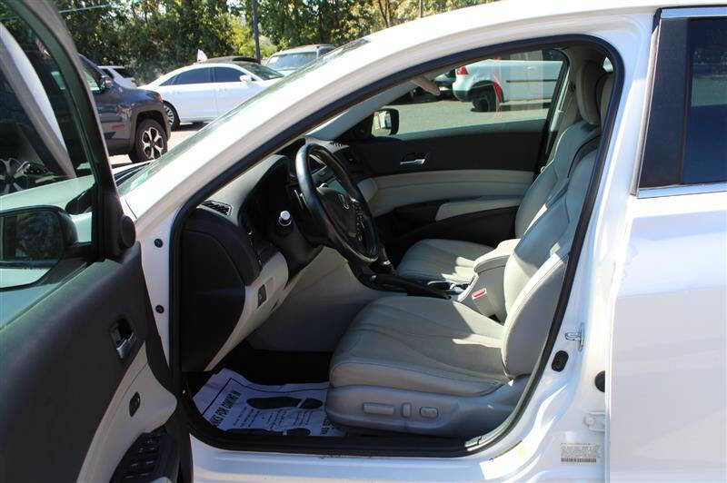 Used 2020 Acura ILX image 9