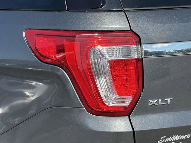 Used 2019 Ford Explorer XLT w/ Equipment Group 202A AWD/4WD image 9