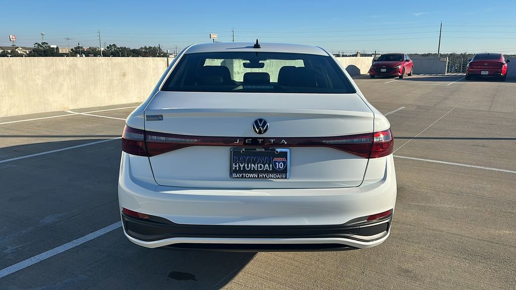 Used 2025 Volkswagen Jetta Sport image 11