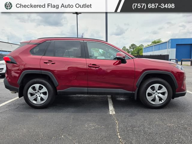 Used 2021 Toyota RAV4 LE AWD/4WD image 9