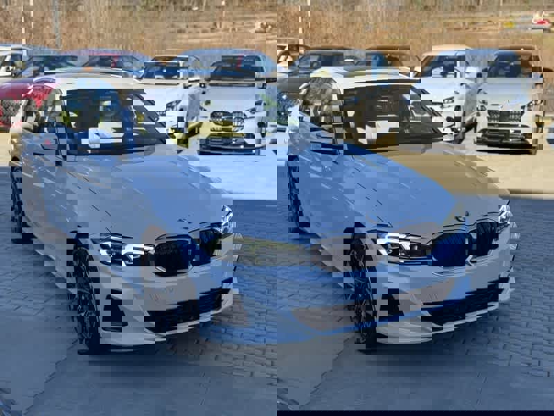 Certified 2025 BMW 330i Sedan w/ Premium Package image 8