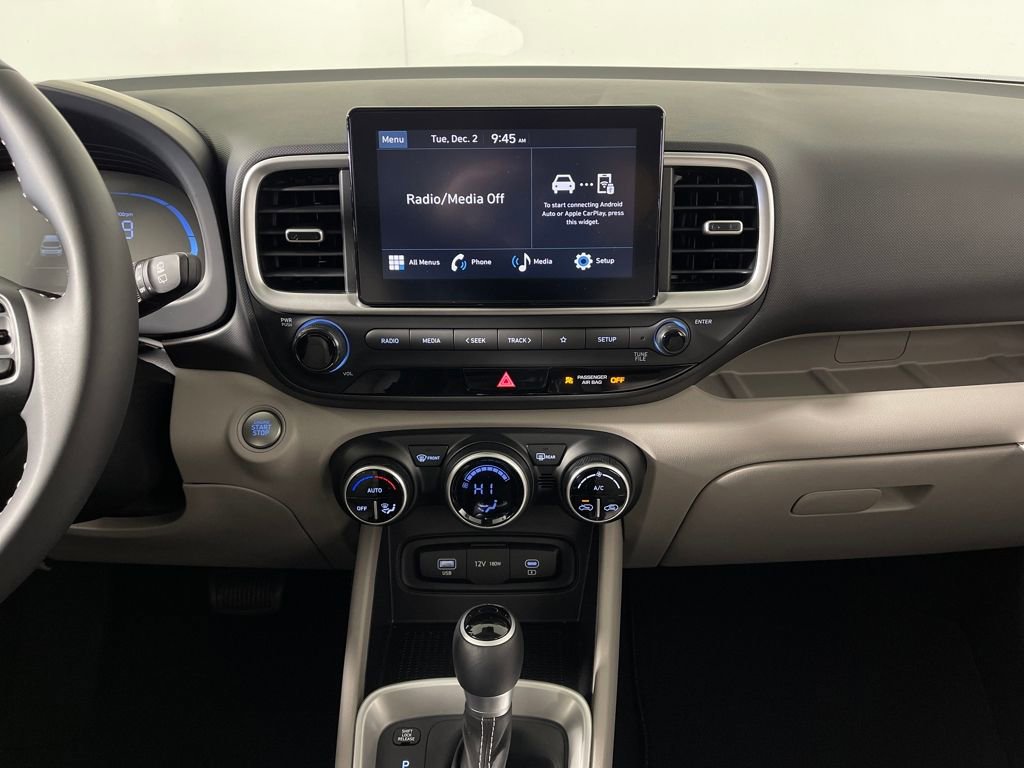 New 2025 Hyundai Venue SEL image 16