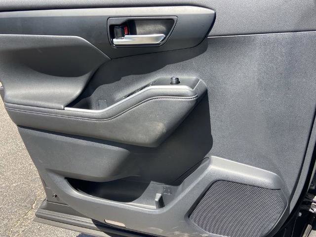 Used 2023 Toyota Highlander XSE FWD image 19