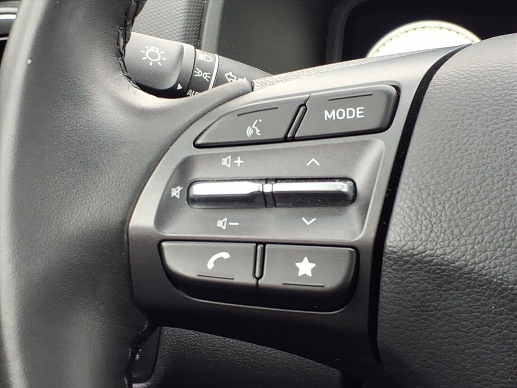 Certified 2022 Hyundai Kona Limited w/ Cargo Package image 21