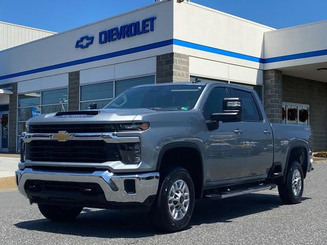 Used 2024 Chevrolet Silverado 2500 LT image 1